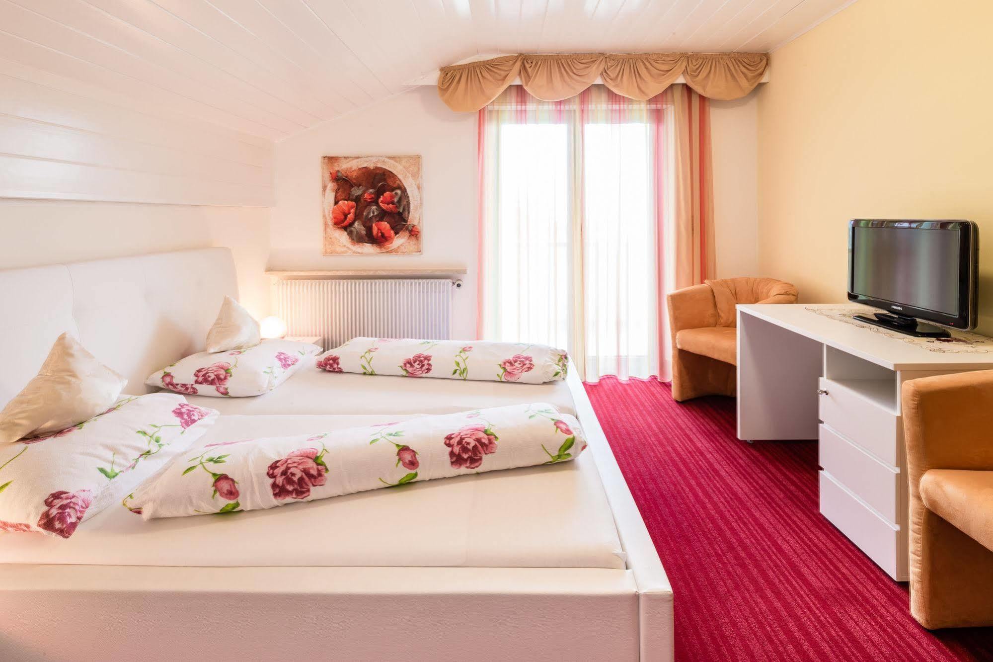 Hotel Gschwangut Лана Экстерьер фото